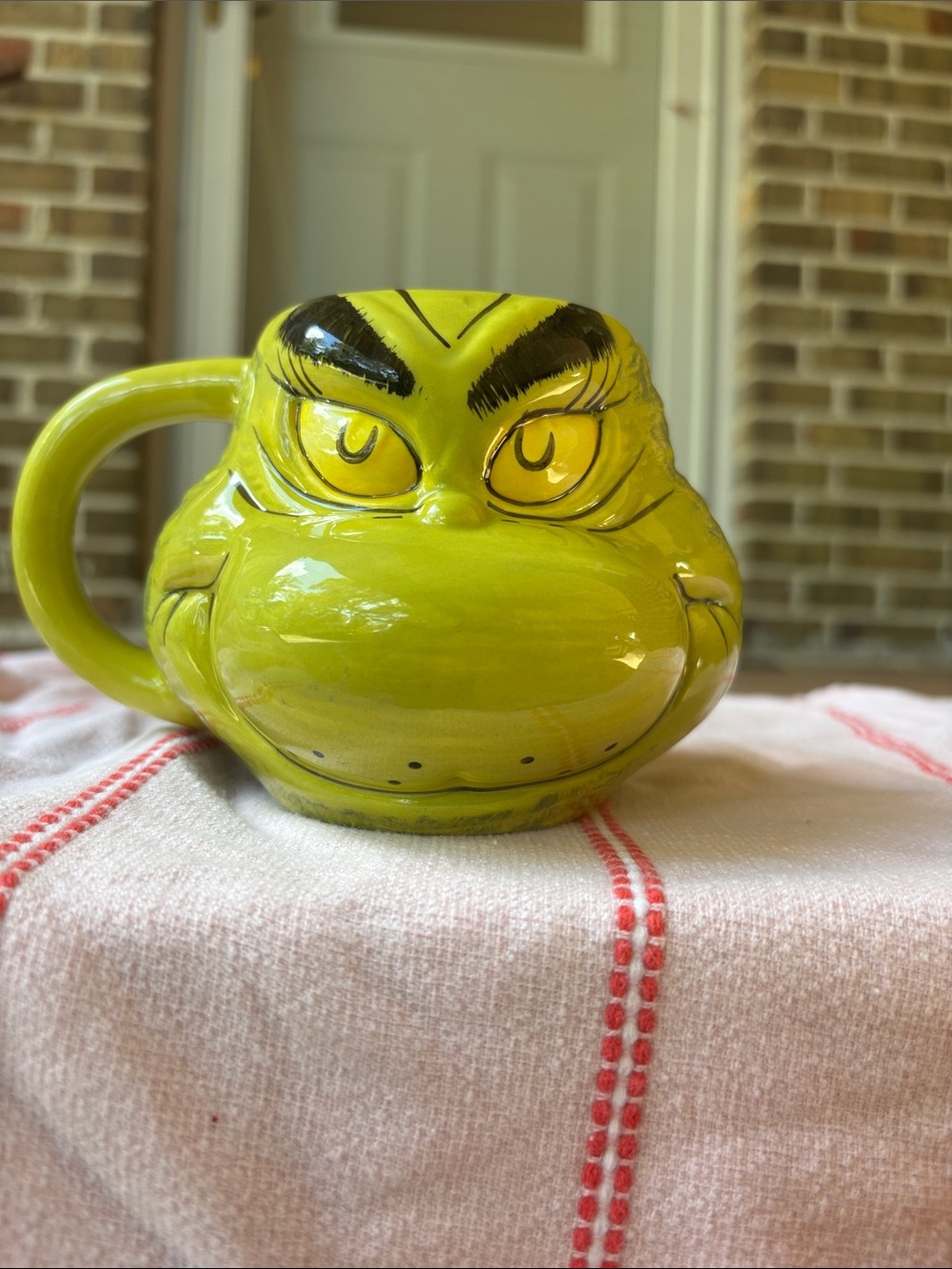 The Grinch mug never used -